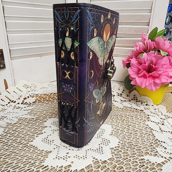 Vintage Leather Journal Blank Unlined Notebook with Butterfly Print 5 x 7 - Picture 3 of 7